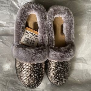 *Brand New* Skechers Cozy Campfire Dream Glam Slippers